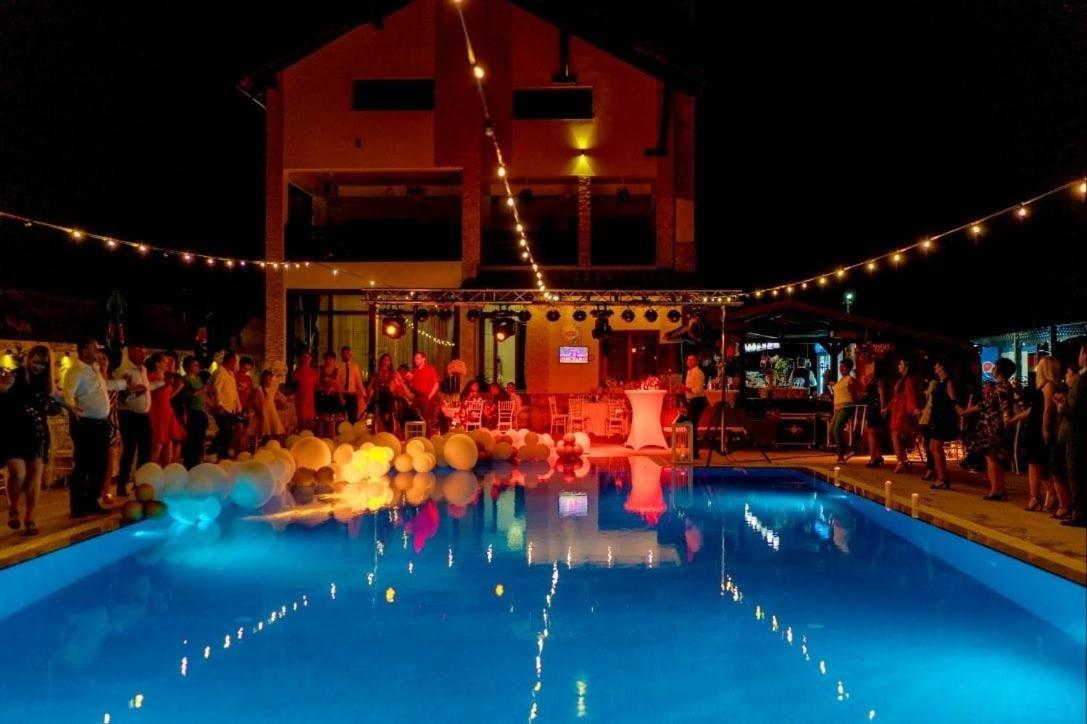 Pensiunea Luminita Târgu Jiu Εξωτερικό φωτογραφία
