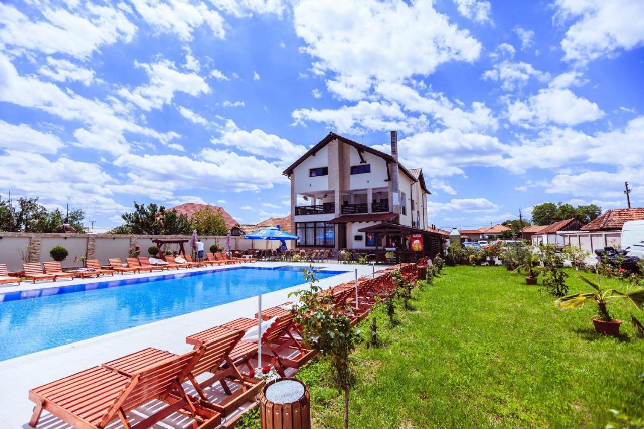 Pensiunea Luminita Târgu Jiu Εξωτερικό φωτογραφία